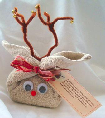 It doesn’t get cuter than this! For the relative who’s all about relaxing, give the gift of the spa right at home. Tie together some bath salts, a couple of scented fizzy balls, maybe a bar of soap or a small tea light candle in a wash cloth with some antlers. 