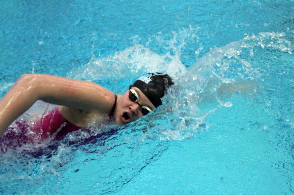 Girls Swim Competes at CoMo Varsity Invite