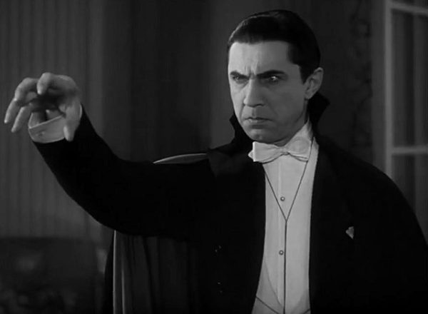 Bela Lugosi as Dracula in "Dracula" (1931). 